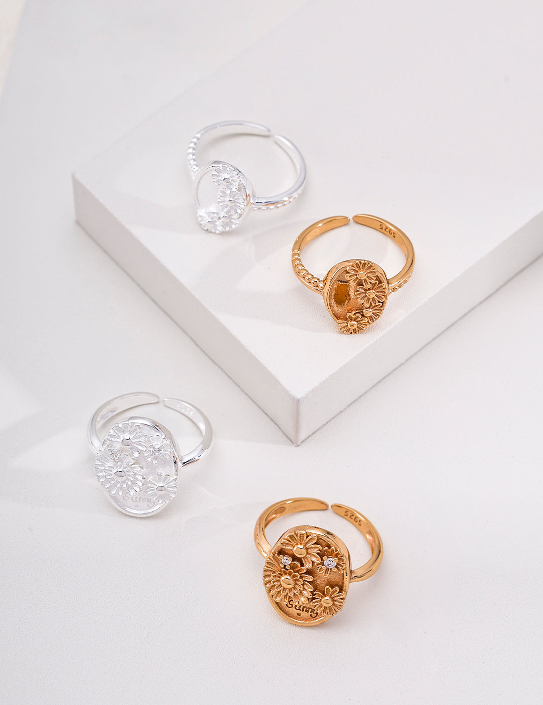 French Vintage Daisy S925 Ring - Collection Display