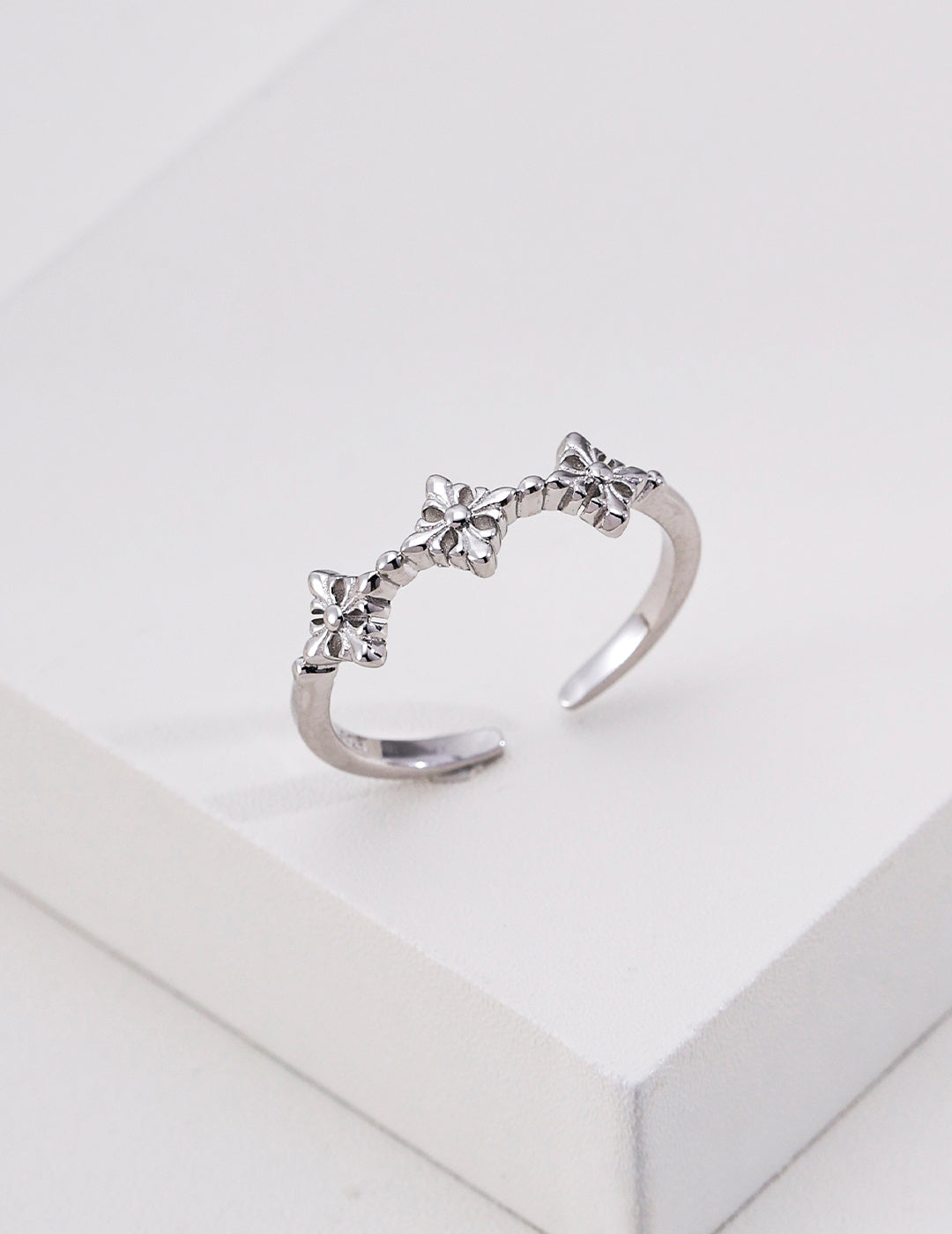 French Vintage Trinity Florets S925 Ring - Silver
