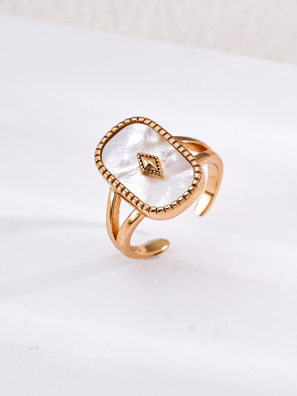 Vintage Rhombus Plaque Signet S925 Ring - Mother of Pearl Gold