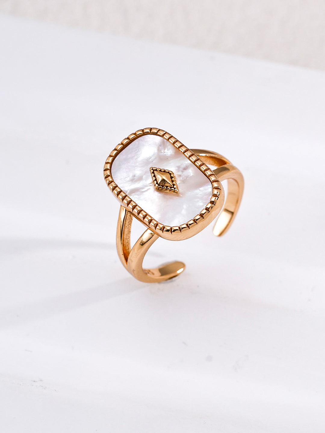 Vintage Rhombus Plaque Signet S925 Ring - Mother of Pearl Gold