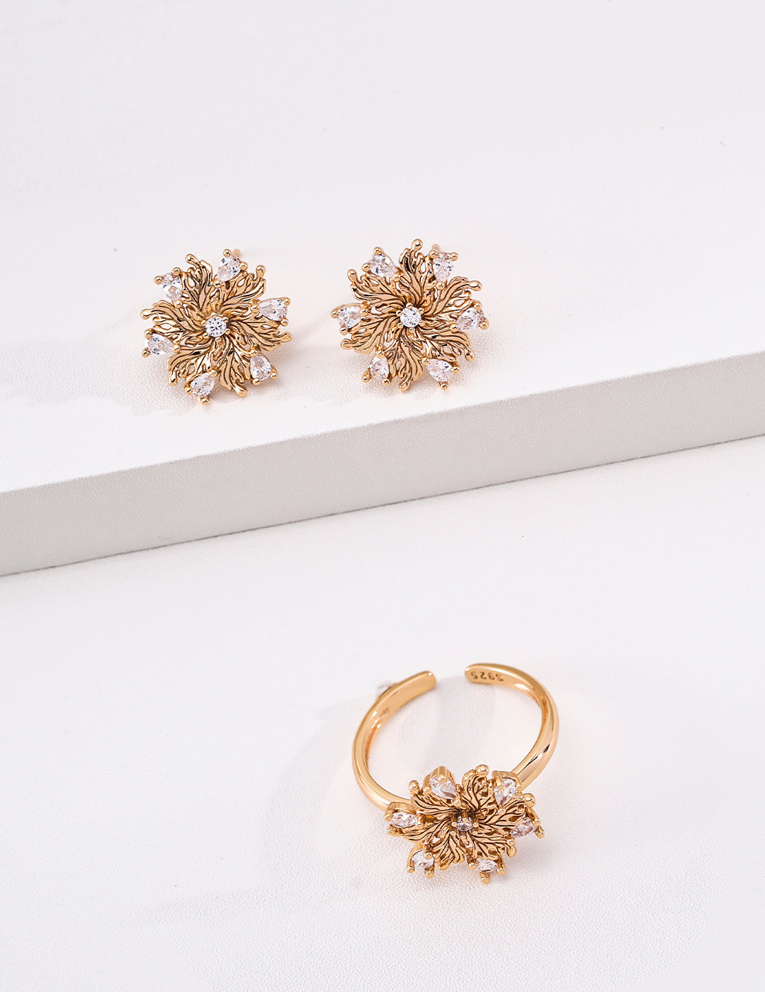 Blooming Lily Petal Zirconia S925 Ring - Vintage Gold