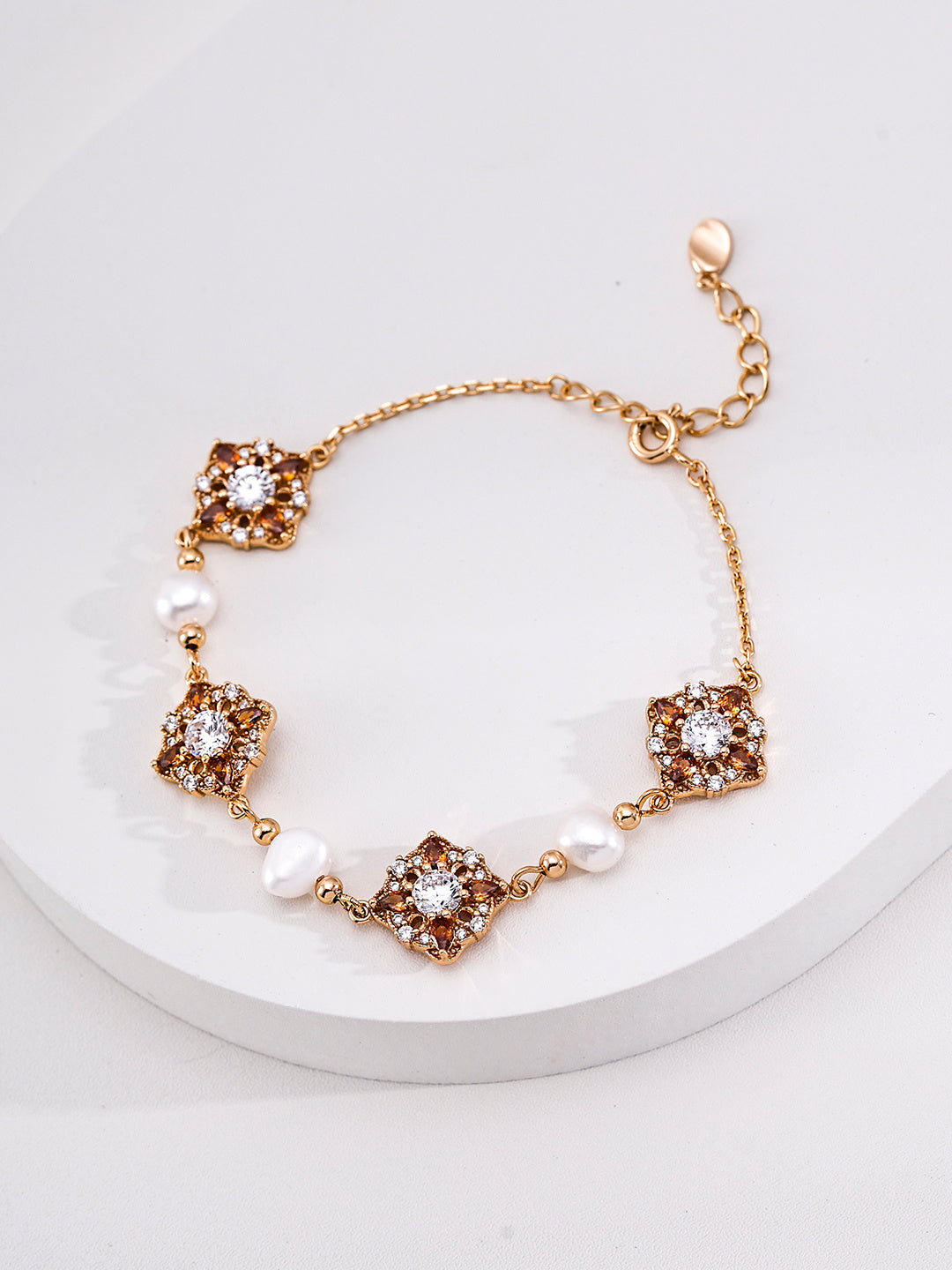 Garnet Rosette Multi-Station Pearl S925 Bracelet - Gold