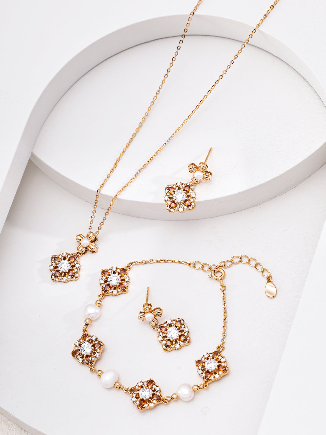 Garnet Rosette Multi-Station Pearl S925 Bracelet - Gold Suite