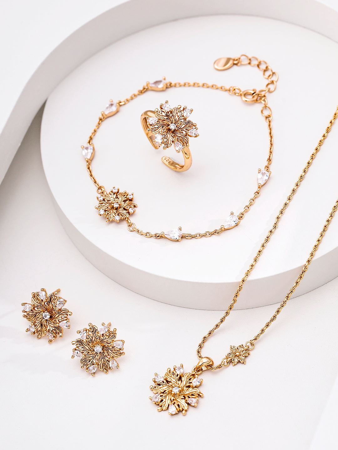 Blooming Lily Blossom S925 Necklace - Suite on Round Steps