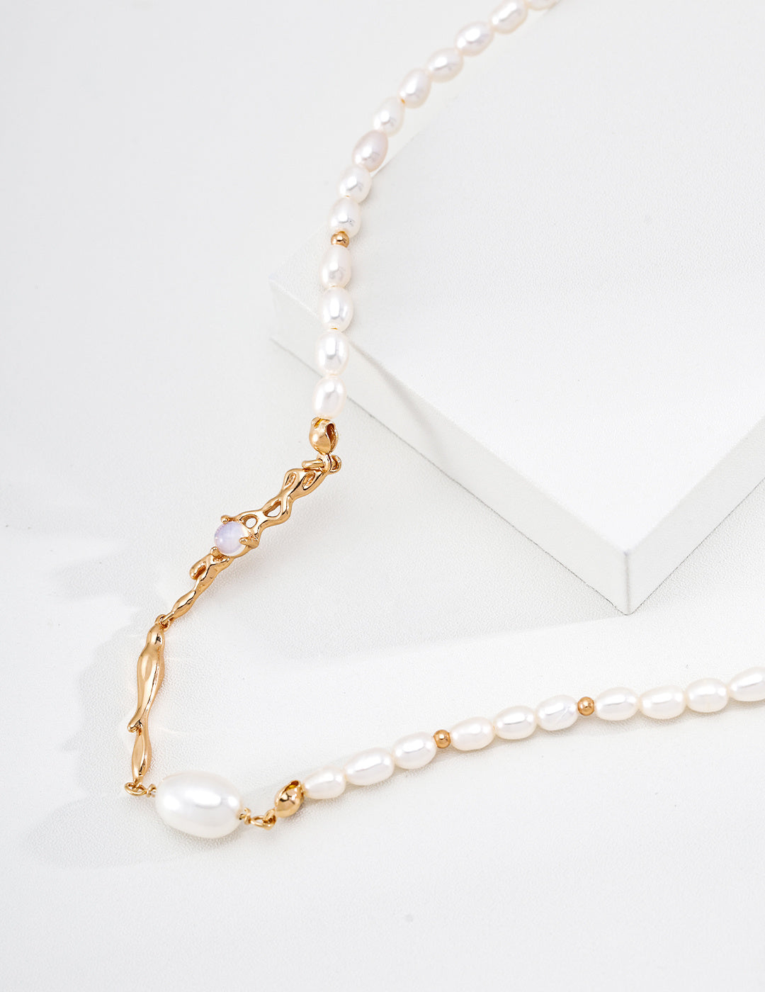Fluid Molten Opal & Baroque Pearl S925 Necklace - Gold Close Up
