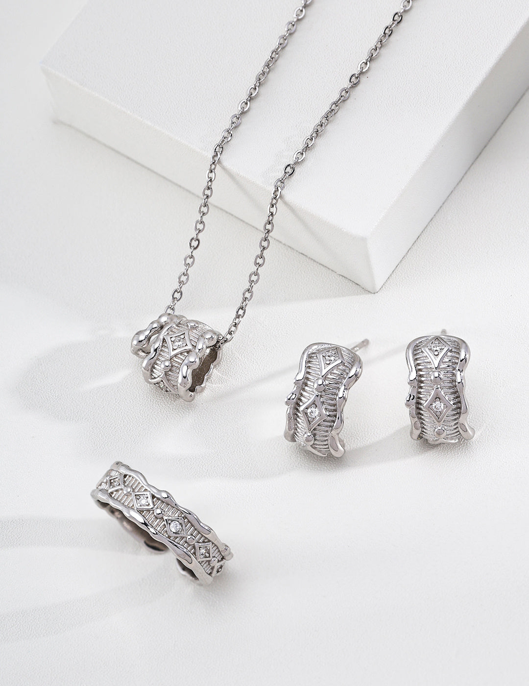 Vintage Fluted Barrel Star S925 Necklace - Silver Suite