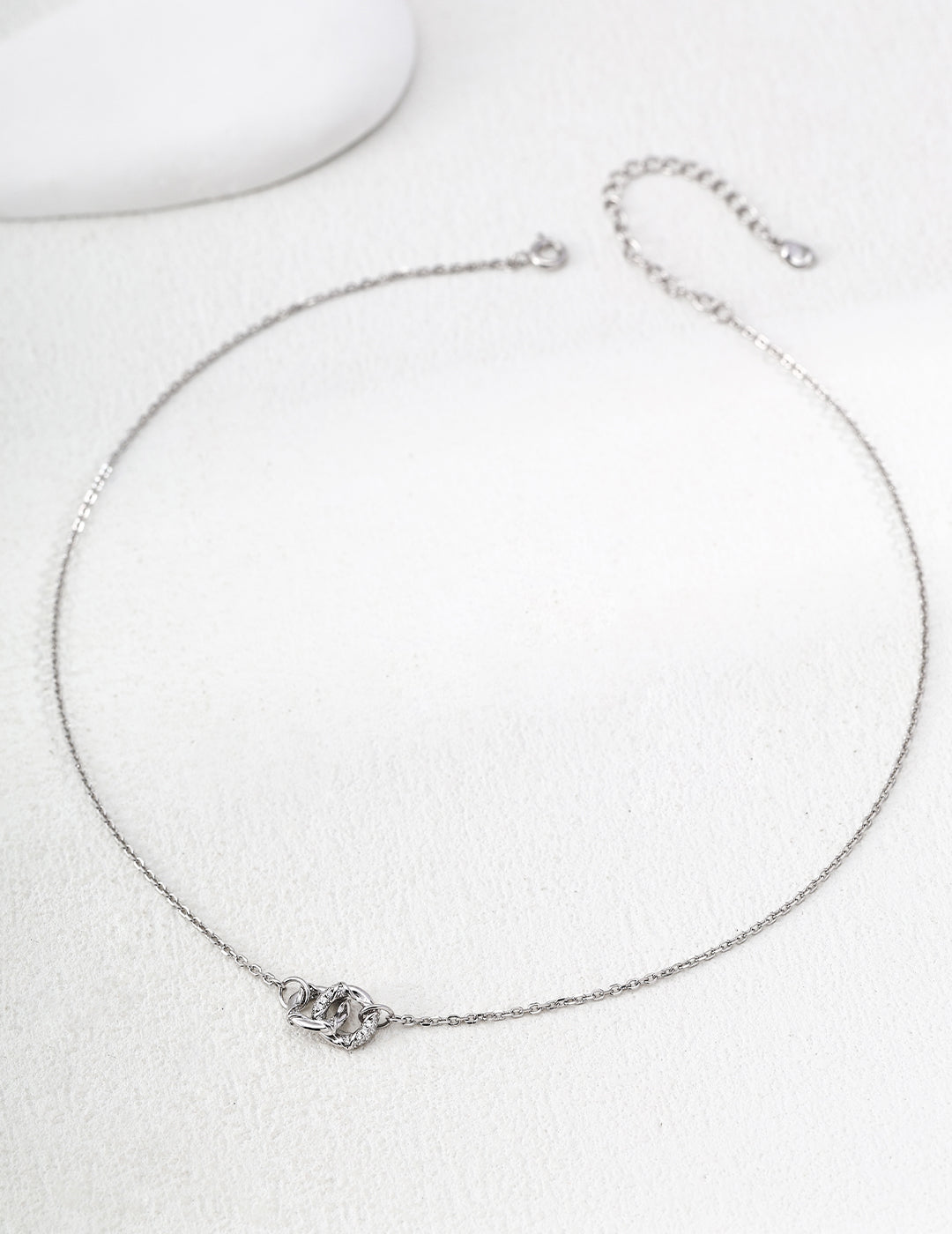 "Entwined Dream" Interlocking Circles Necklace - Silver
