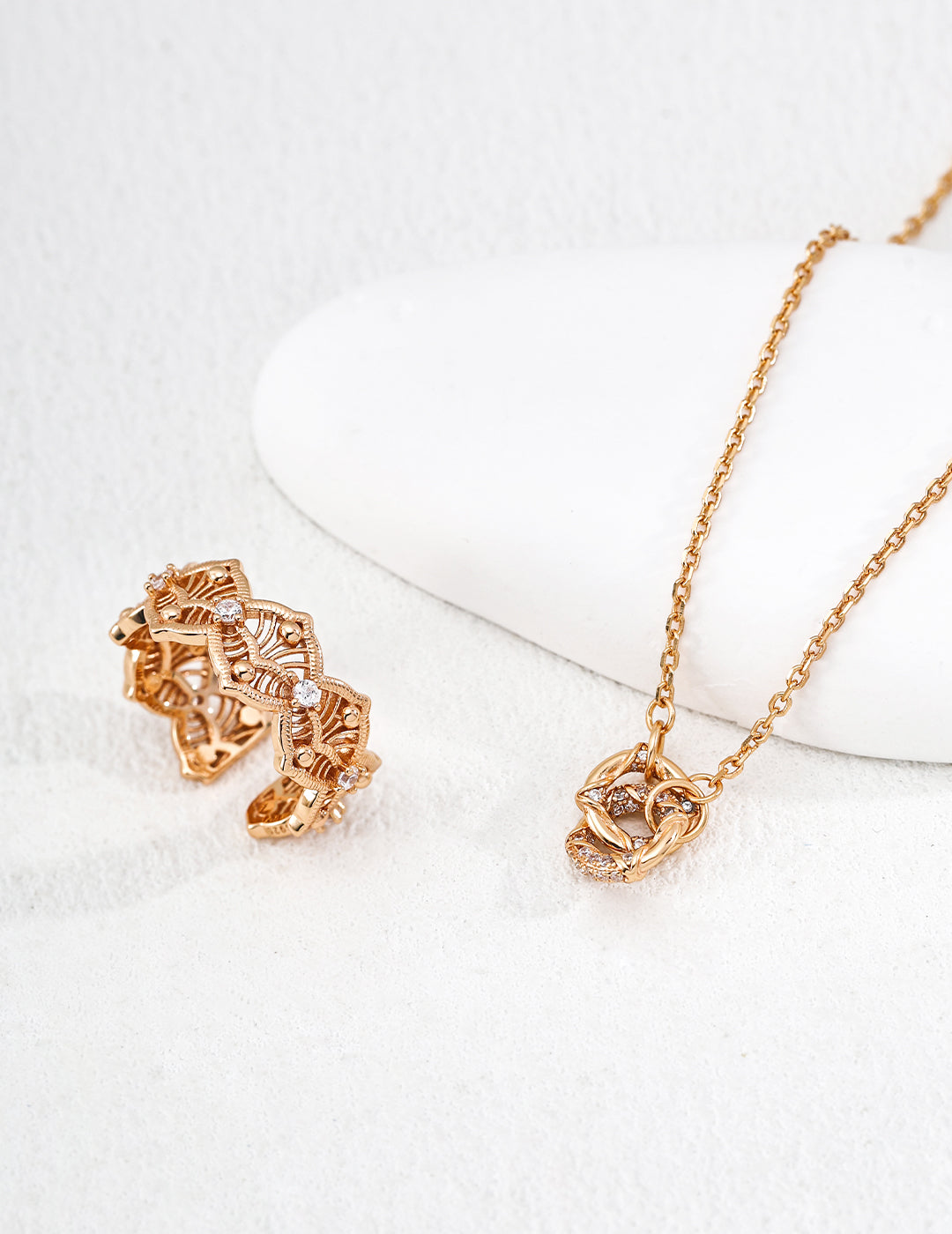 "Entwined Dream" Interlocking Circles Necklace - With Ring