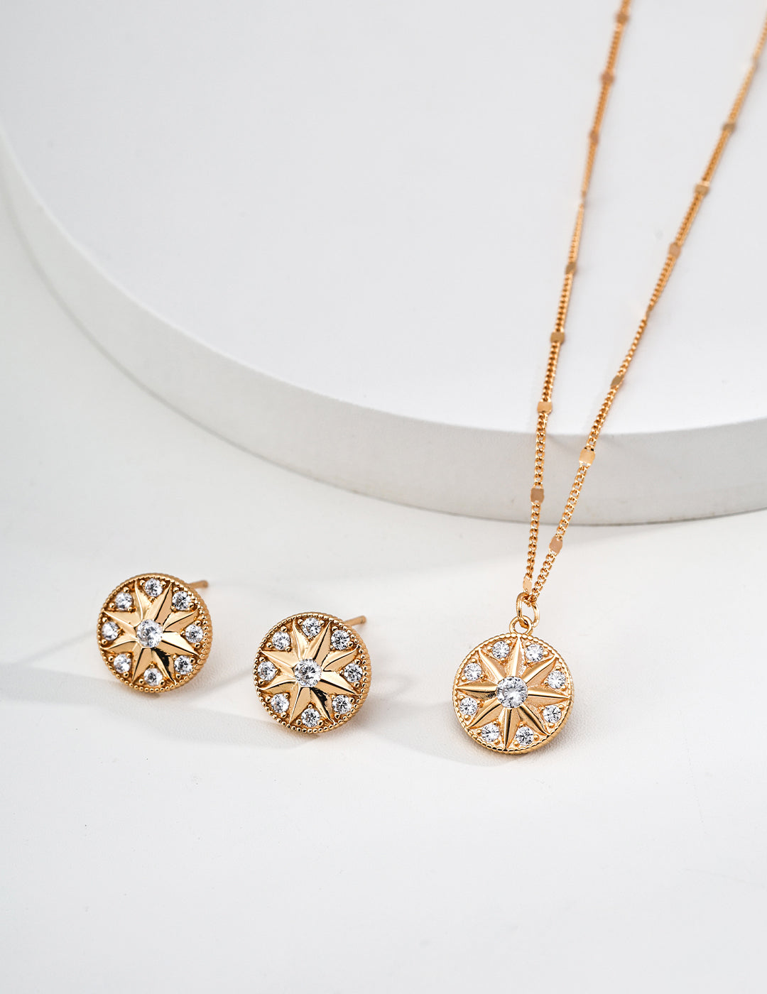 "North Star Compass" Medallion Necklace - Gold Jewelry Set