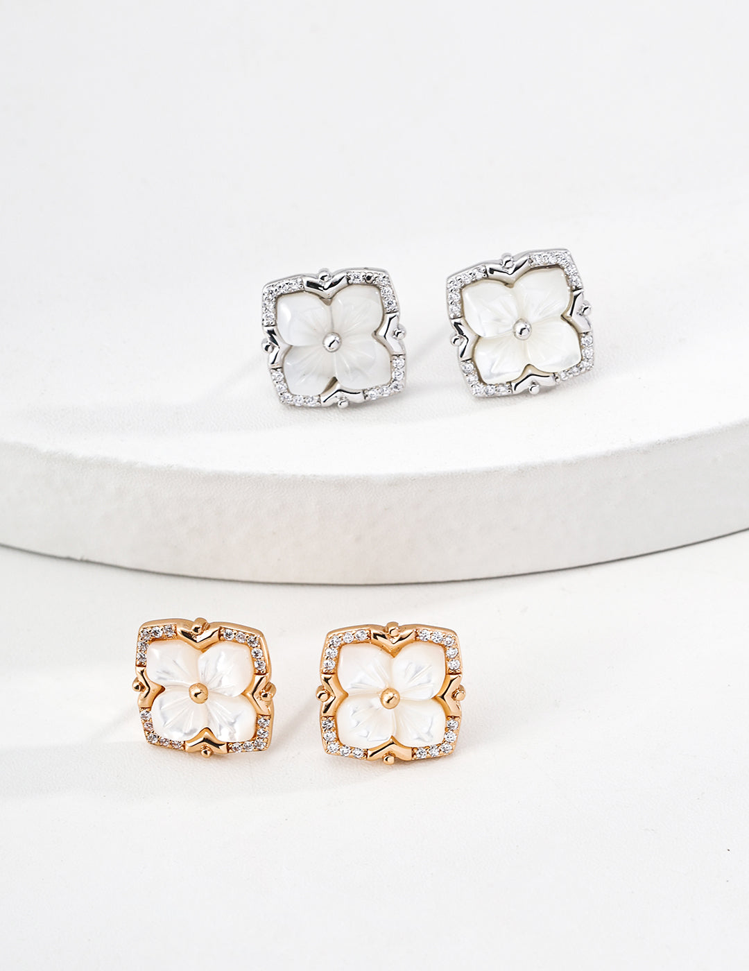 "Palace Clover" Mother-of-Pearl Necklace - Stud Earrings Pair
