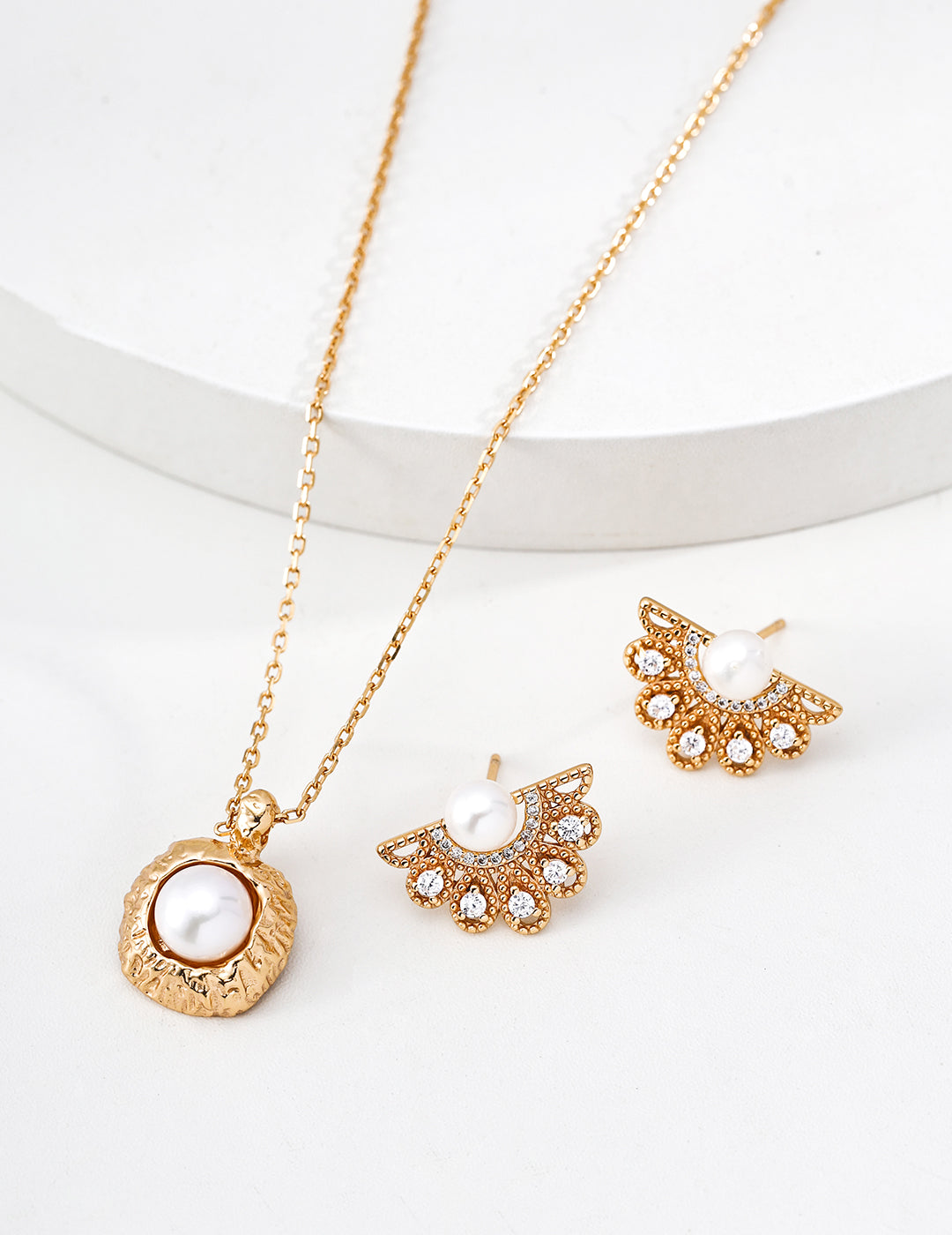"Chiseled Rock" Pearl Medallion Necklace - Gold Earrings Suite