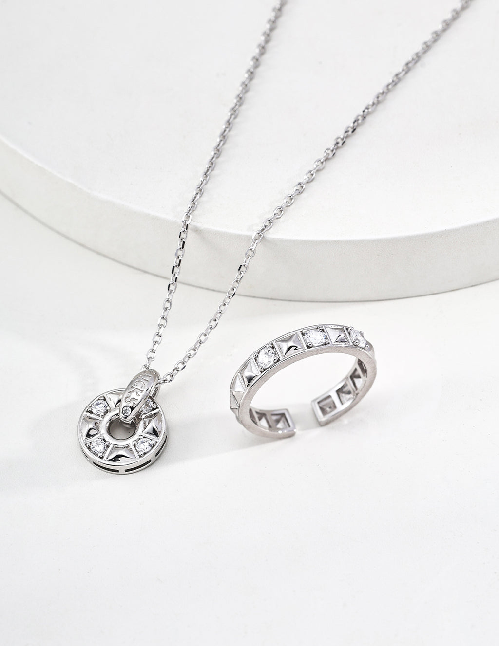 "Lucky Wheel" Pyramid Stud Zirconia Necklace - Silver Ring Suite
