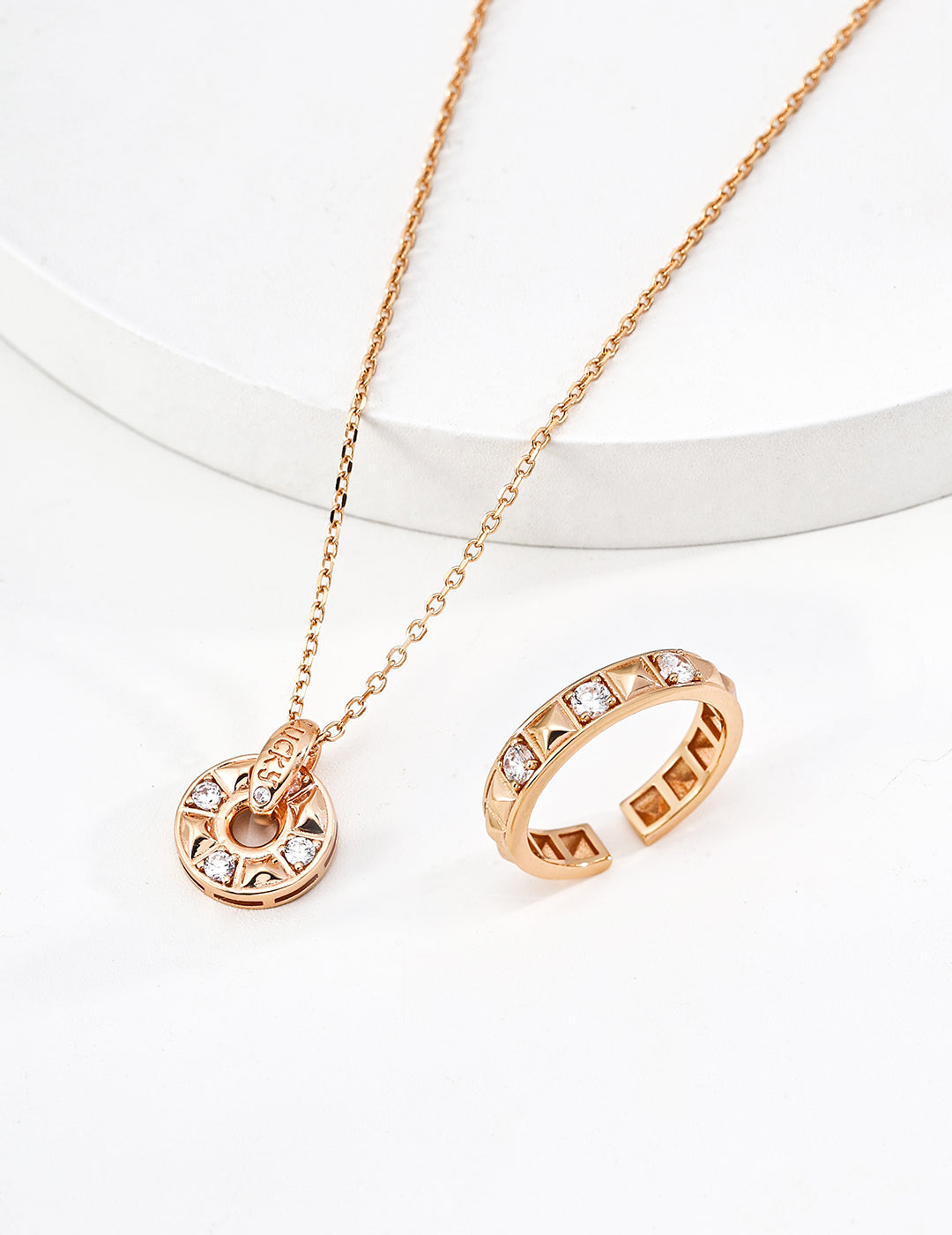 "Lucky Wheel" Pyramid Stud Zirconia Necklace - Gold Ring Suite