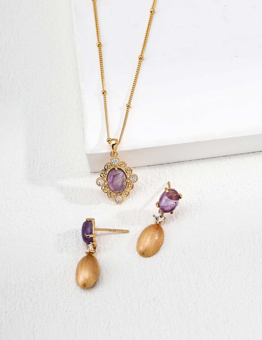 Gothic Palace Filigree Necklace - Gold Amethyst Suite