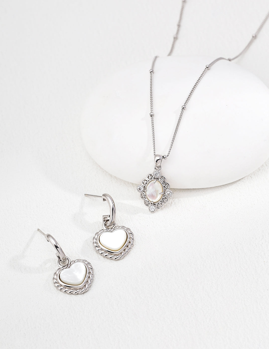 Gothic Palace Filigree Necklace - Silver Mother-of-Pearl Suite