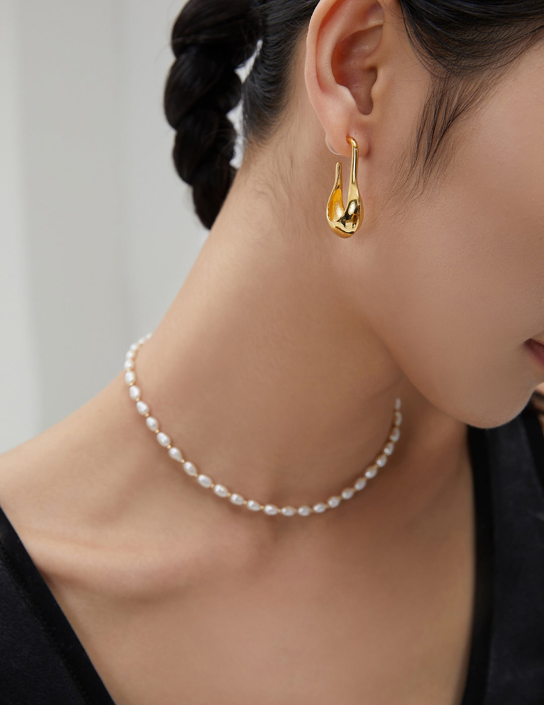 "Essential Layering" Pearl Choker - Model Profile with Hoops