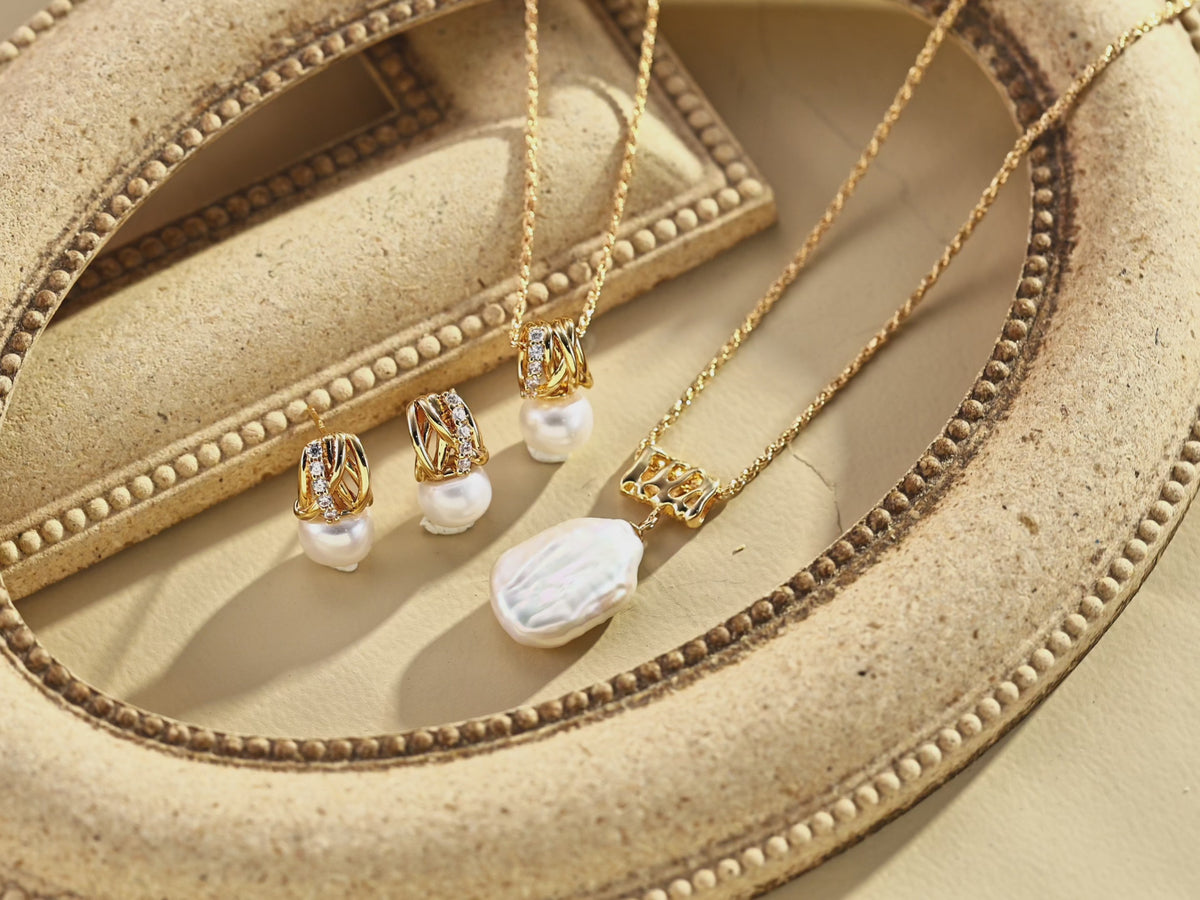 Square Baroque Pearl Sculptural Molten Pendant Necklace